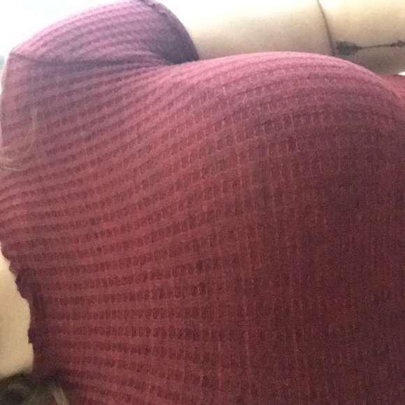 Cute basic red crop top - Picture 3 of 4